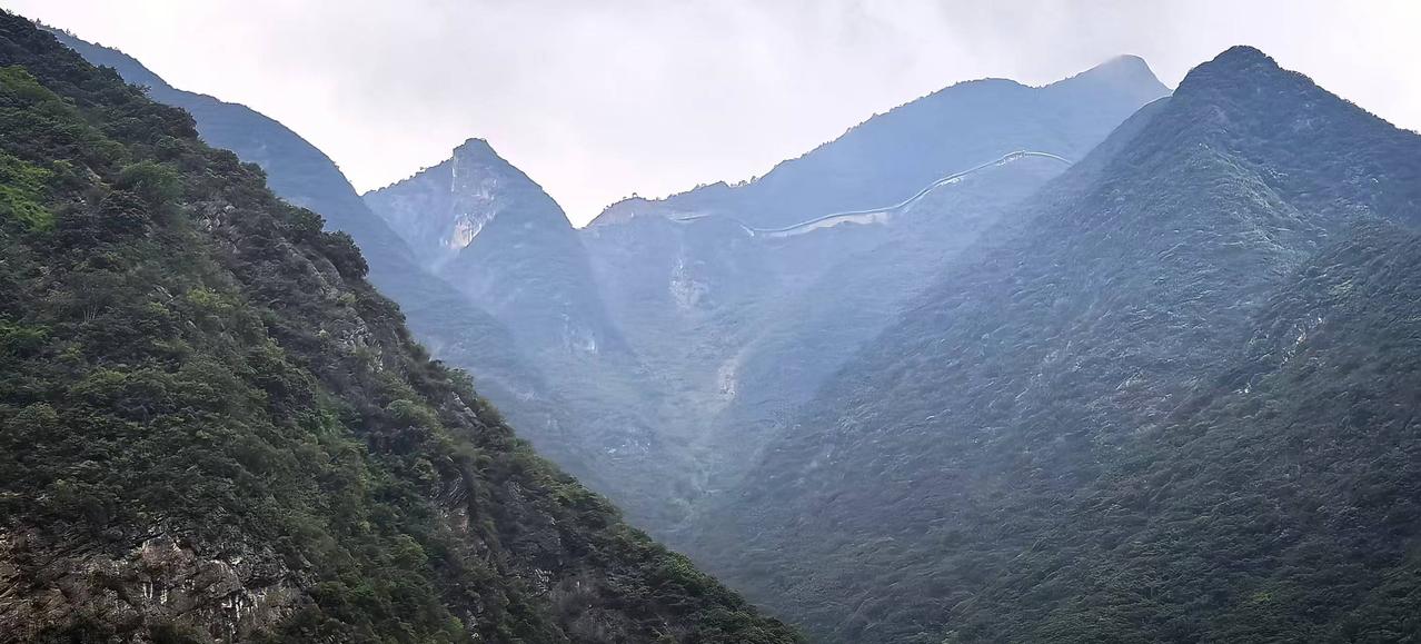 上联：跨千山 游万水 心系故园
请您对下联？