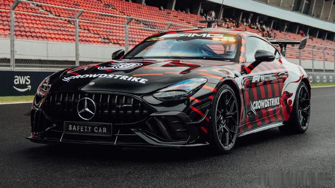 【2026 年 F1 匈牙利站首秀：梅赛德斯-AMG 展示 GT 63 Pro 