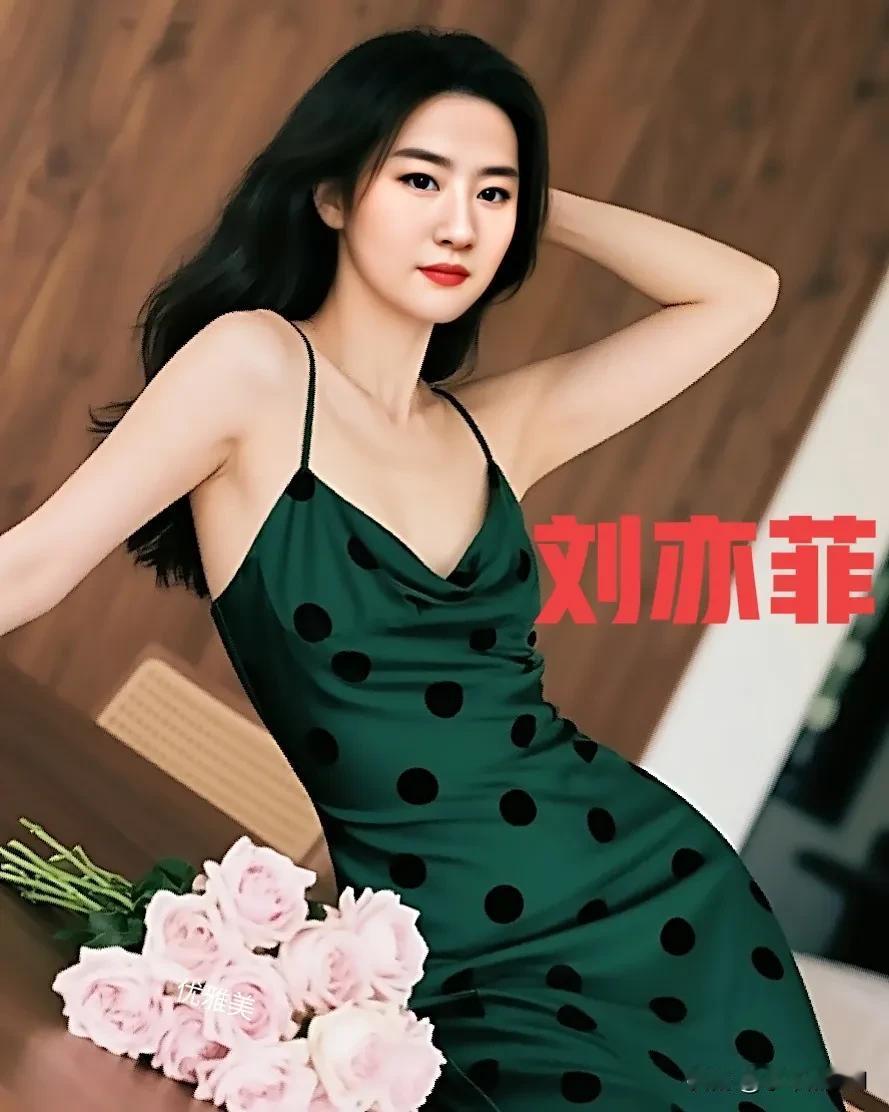 刘亦菲身着绿色礼服裙造型惊艳绝伦气质优雅性感妩媚让人眼前一亮刘亦菲 闲聊女神刘亦