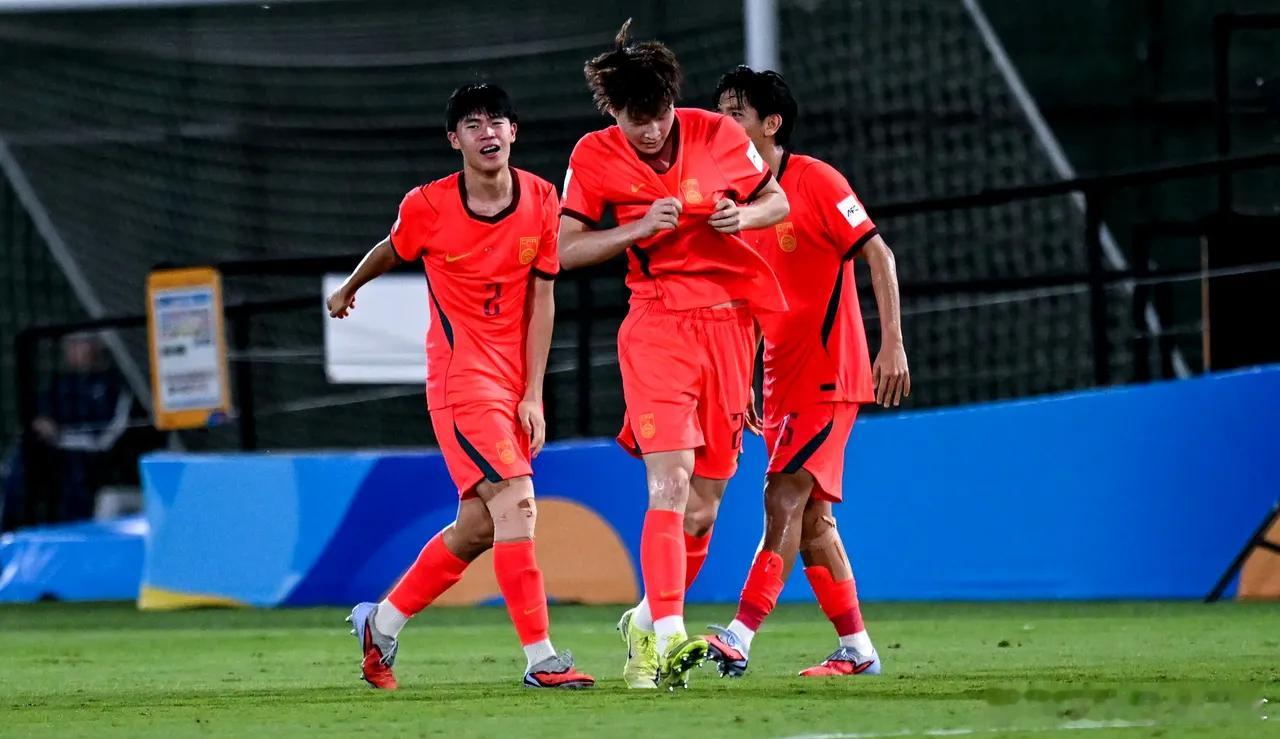 奇迹属于中国足球！U17小将们用一场2-0的胜利，书写逆袭篇章。前两场小组赛全部