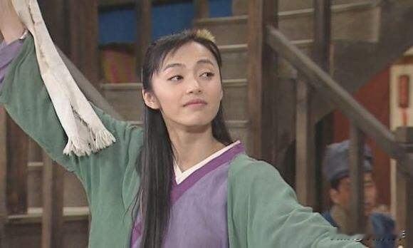 太突然了，姚晨离婚了。

不撕不闹地分开，给对方留够了体面。据说已经隐离了多年，