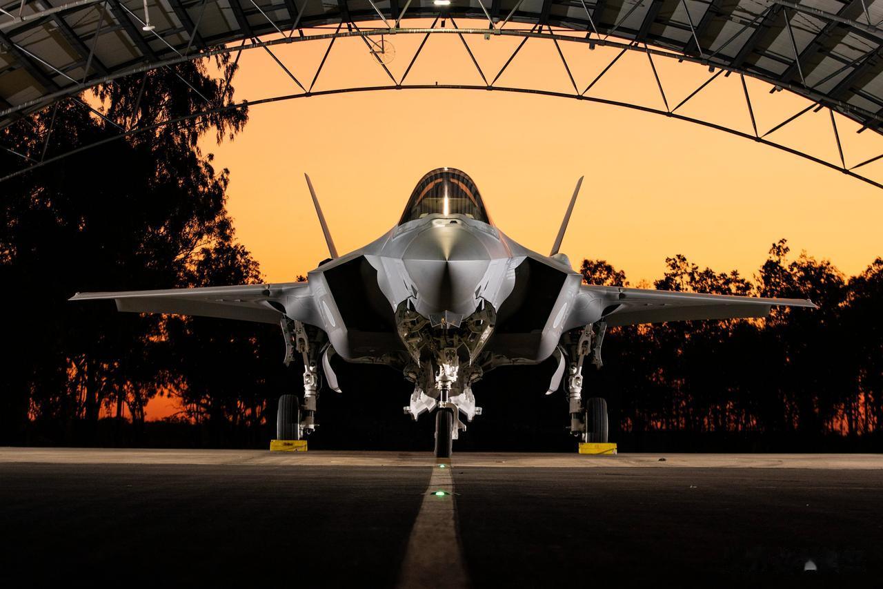 8月30日，澳大利亚空军通过社交平台表示，日本航空自卫队几架F-35A首次国外访