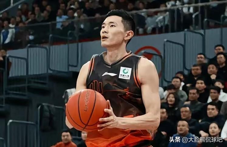 事实证明陈林坚才是山东男篮的大心脏啊！
昨晚山东男篮对阵天津男篮，在大比分落后，