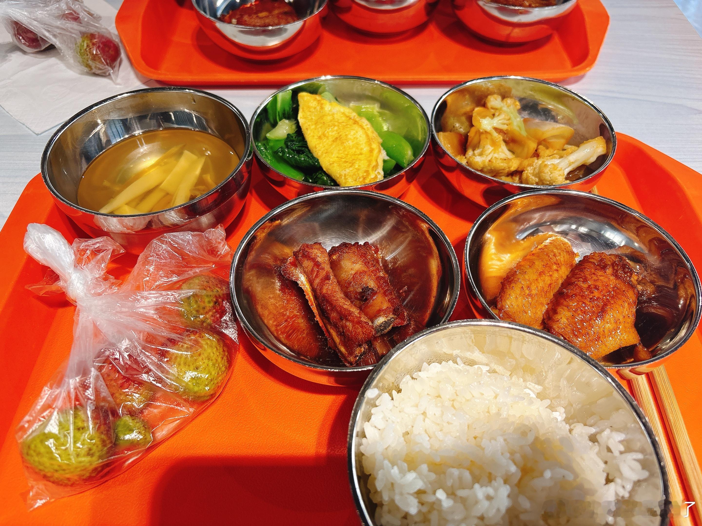 吃饭吃饭 