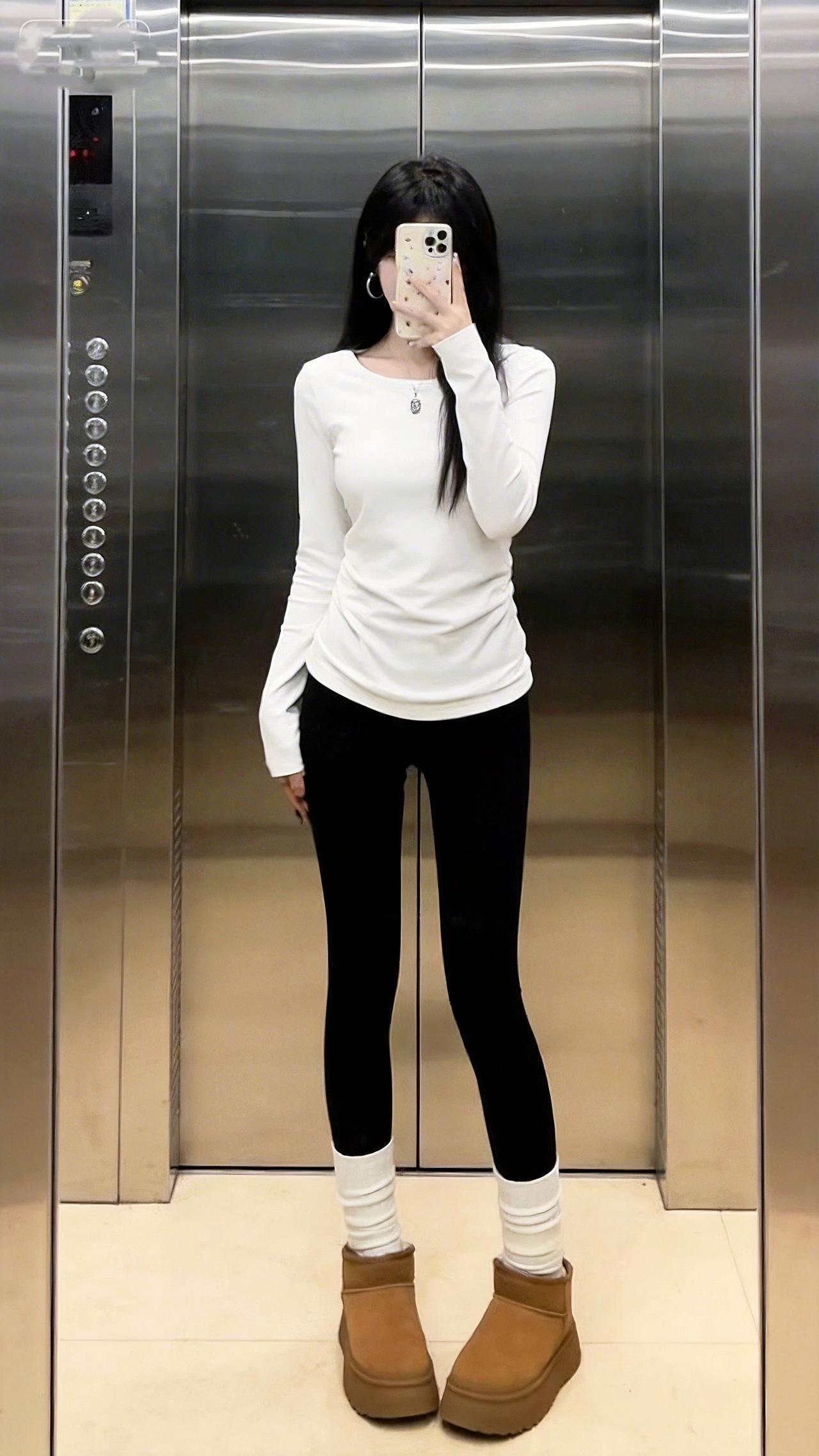 由着性子来，是多么让人开心的一件事，想咋穿就咋穿。甜妹穿搭随意拍 随性穿搭 春日