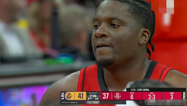 火箭中锋卡佩拉真是不负众望！虽然今天火箭在主场以92：100不敌湖人，但是卡佩拉