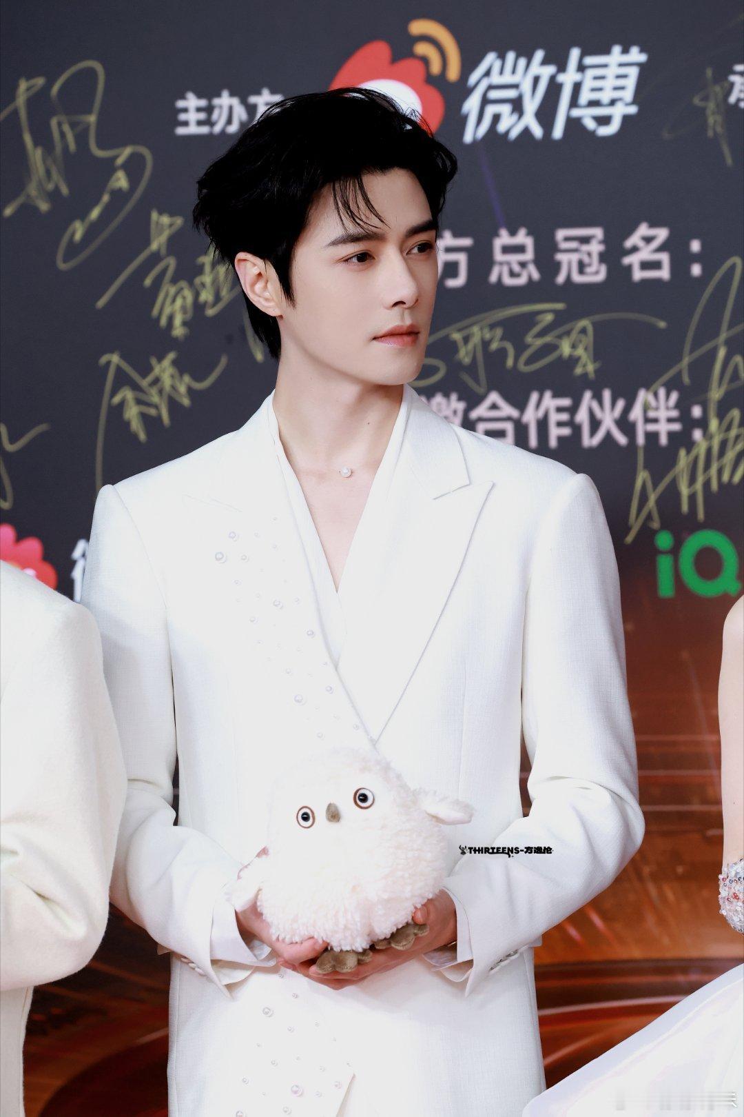 方逸伦没点颜值都不敢演反派这颜值，演啥都能原谅！白马王子转型黑魔王，这波反差我给