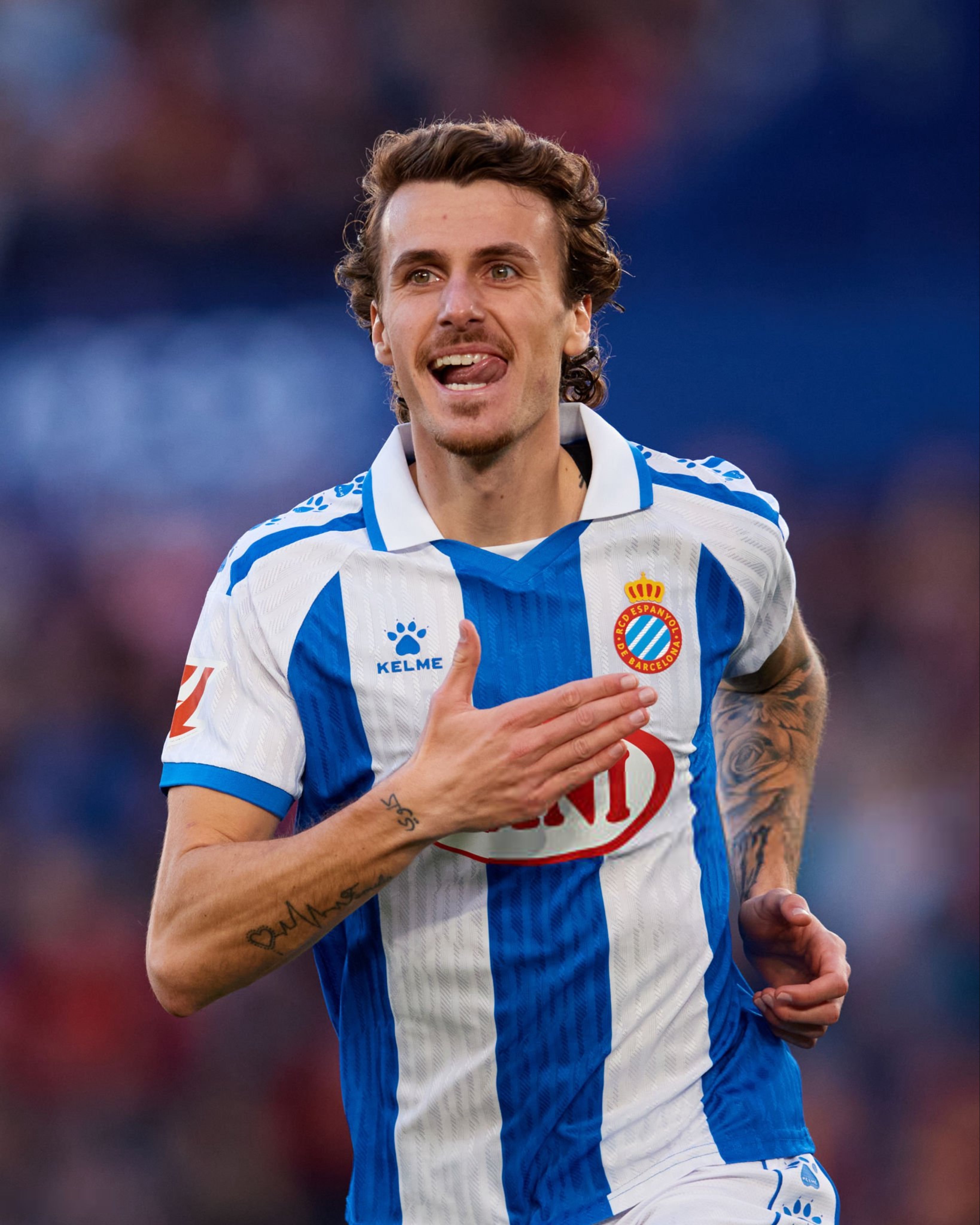 阿斯报：巴塞罗那对比利亚雷亚尔的左后卫卡洛斯·罗梅罗很感兴趣，他目前被租借到西班