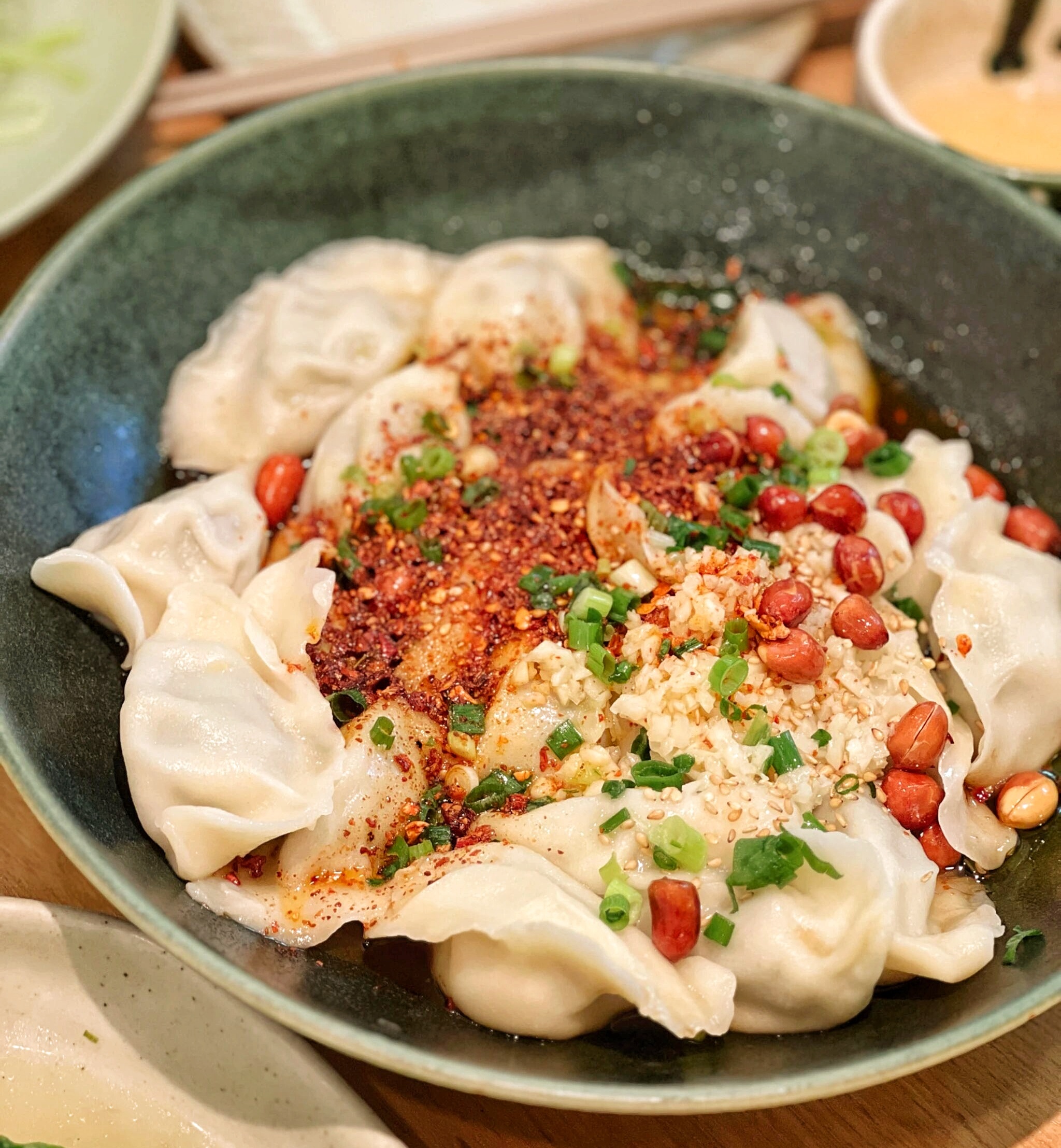 杉杉来了2还到喂食自己的时候了，油泼万物。 