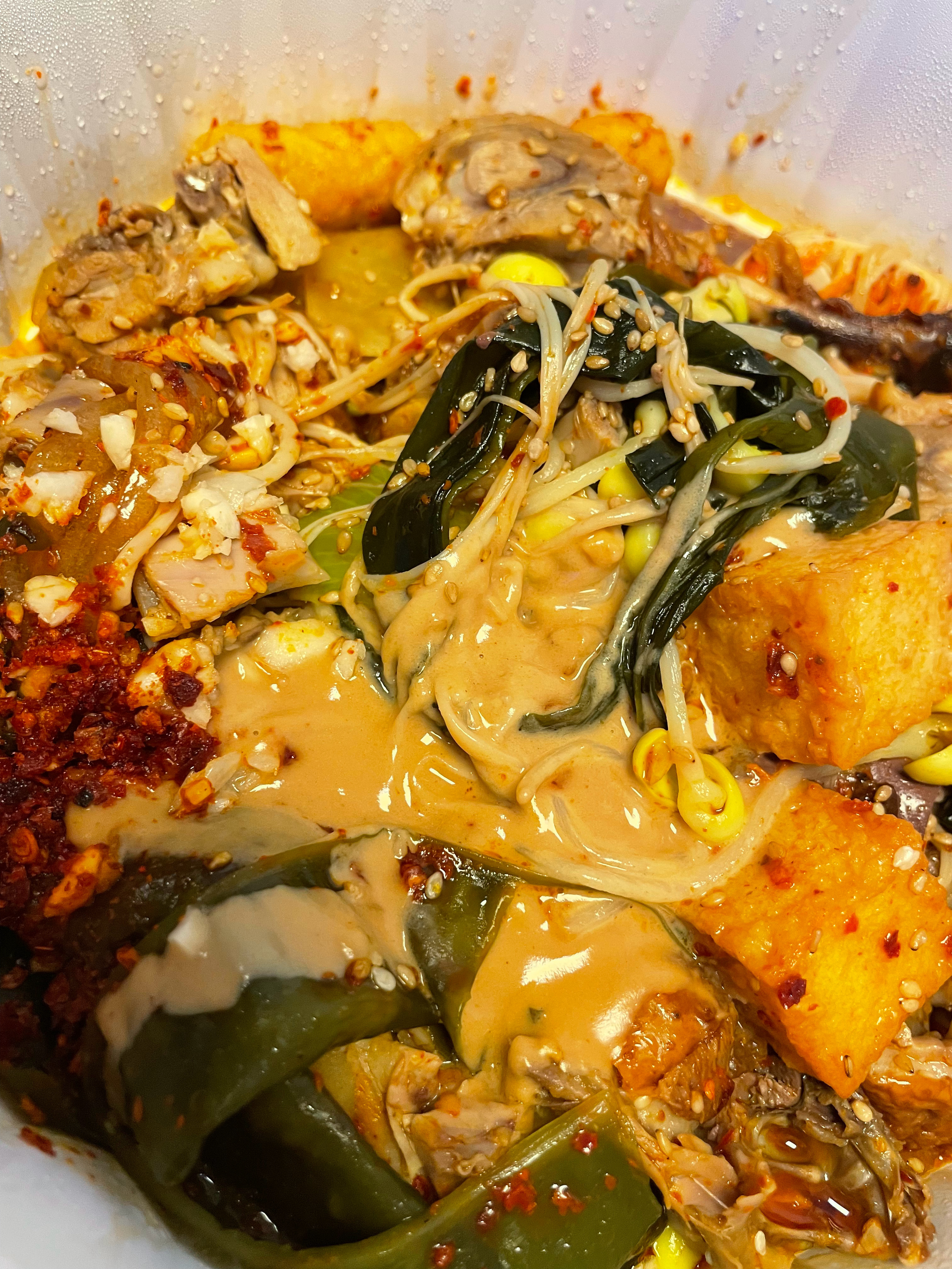 想吃蛋炒饭想了好几天了！我爸还给我点了冒烤鸭！嘻嘻，其实是我自己点的，我爸爸报销