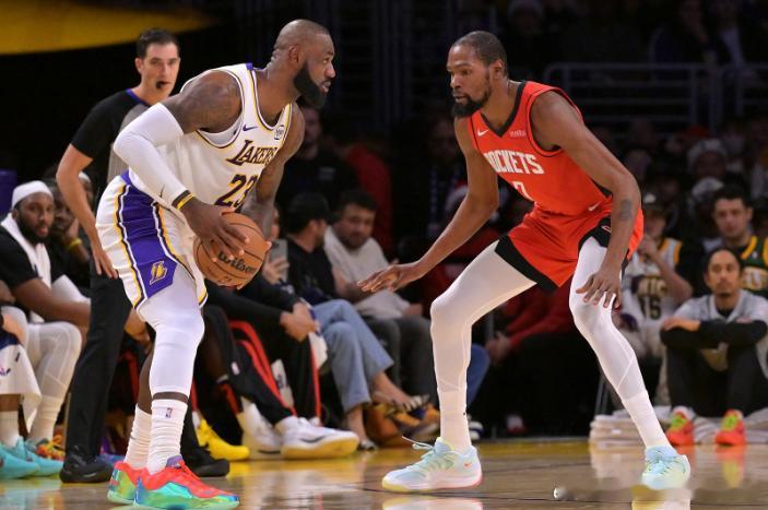 近日前NBA球星乔·约翰逊、约什·史密斯和杰雷米·帕戈录制了《Nightcap》