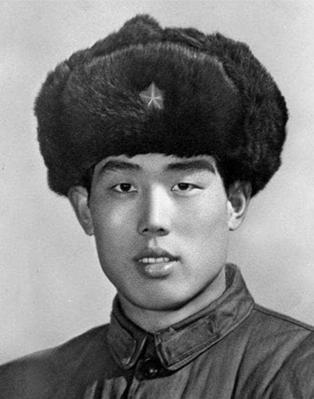 刘英俊，1945年生于长春，1962年参军，成为23军67师200团重...