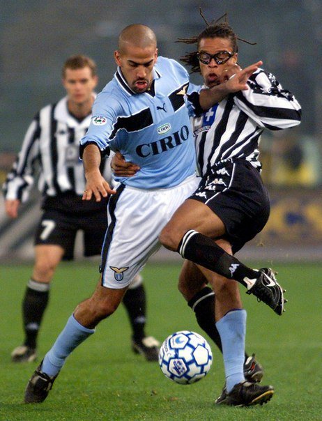 Edgar Davids vs Juan Sebastian Veron. 
