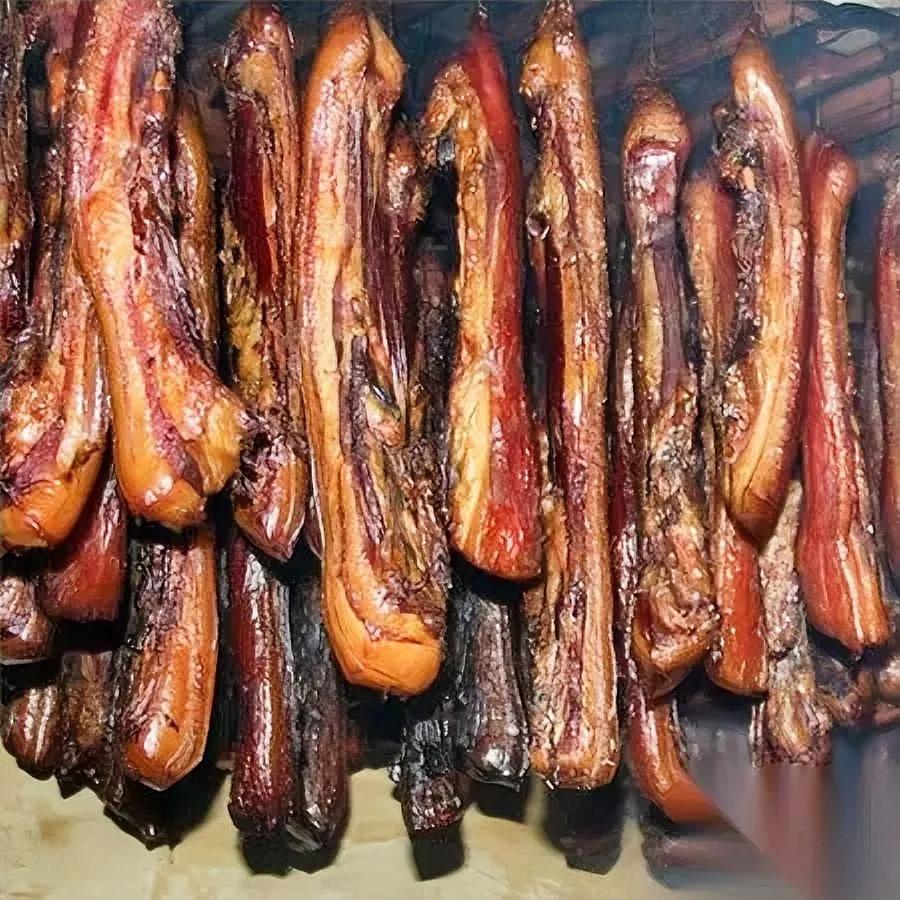 亲妈收我700，公婆倒贴2000

同样是帮熏年货，差距咋这么大？

上周公婆塞