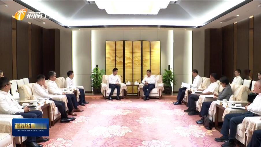 7月29日，海南省领导在海口会见星竞威武集团董事长兼首席执行官何猷君一行。