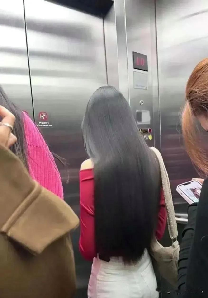 从后面看太美了，颜值已经不重要了，
