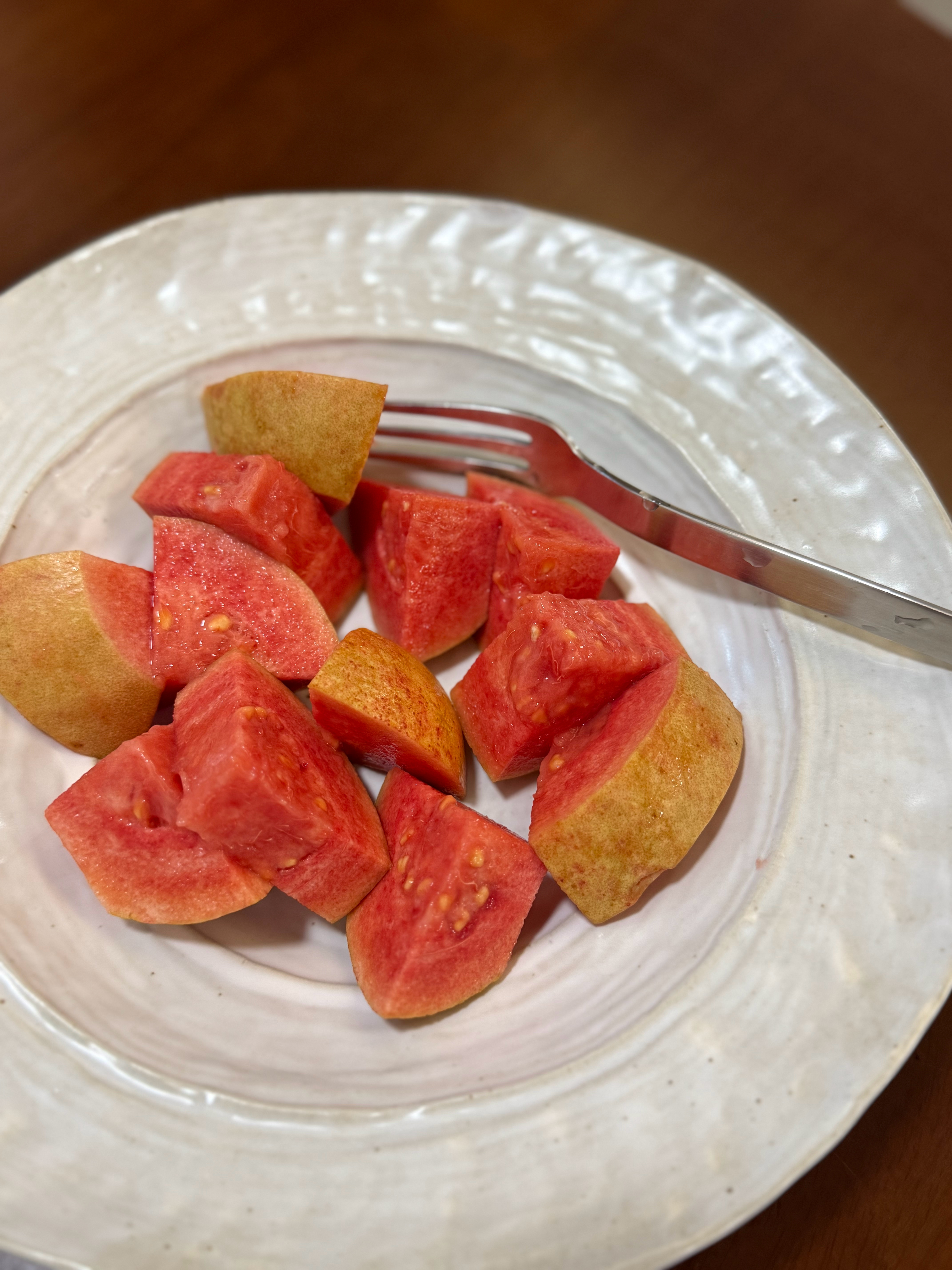 最近是吃番石榴的季节，真是好吃到停不下来💯 