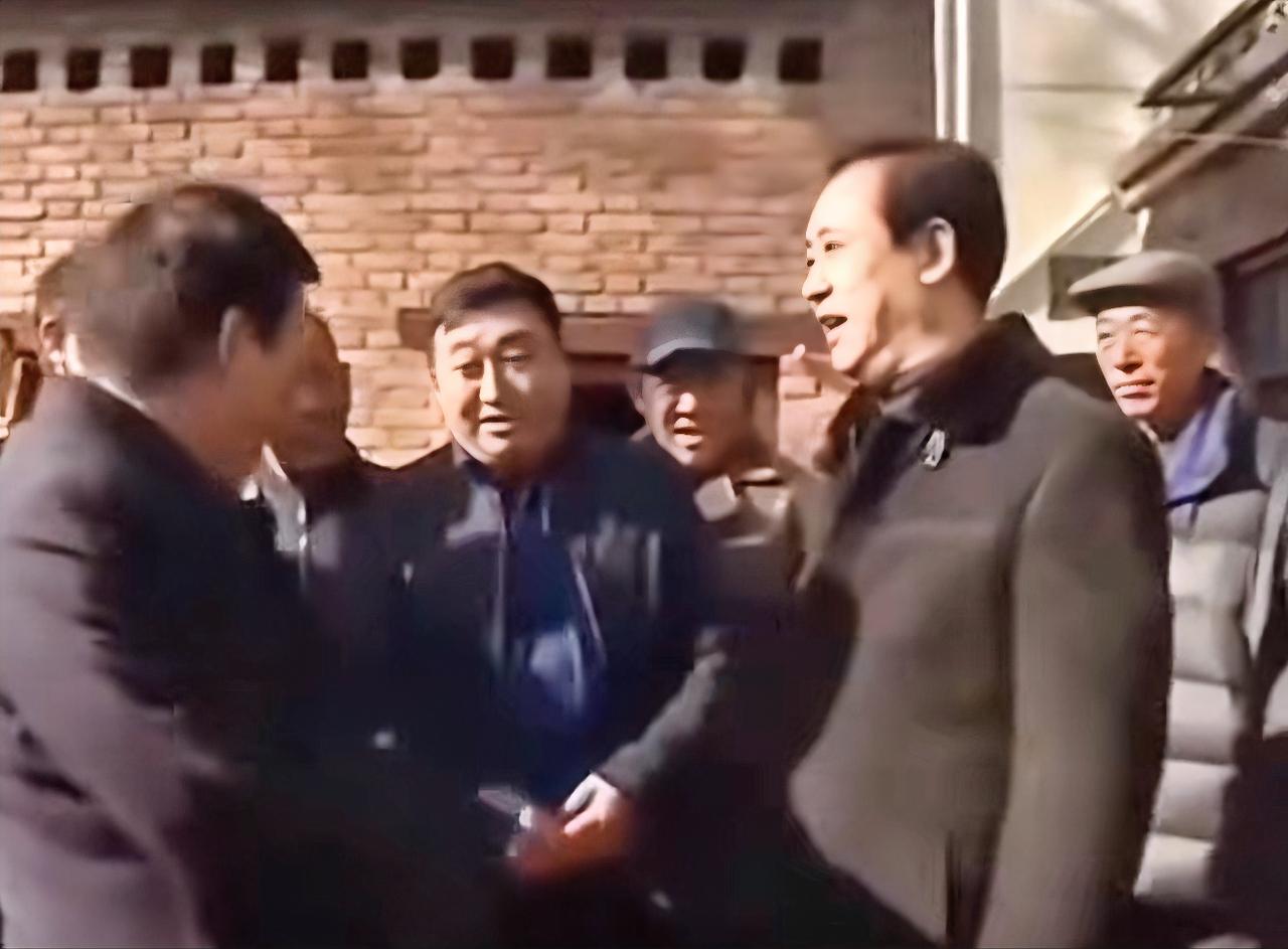 当年许家印回老家场面，风光无限