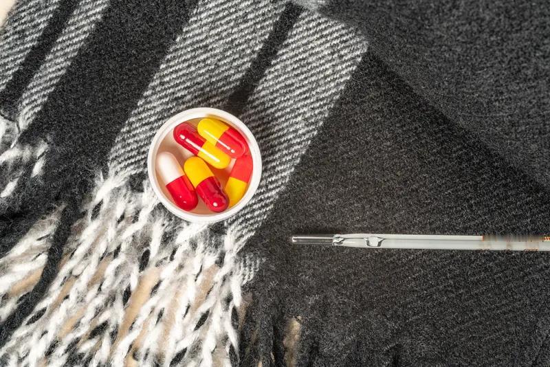 司机吃完感冒药上高速，这事儿可太危险了。之前山西高速有个司机王某，大热天吃了感冒