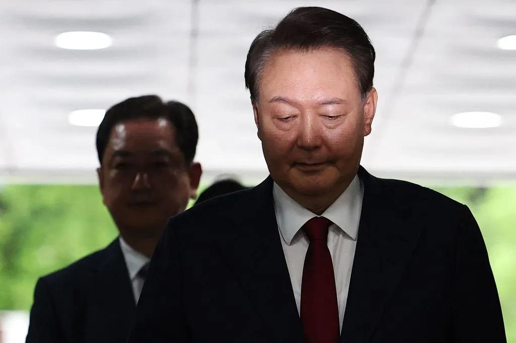 李在明要斩草除根，尹锡悦再一次被捕，这次怕是要牢底坐穿了。

据新华社报道，韩国