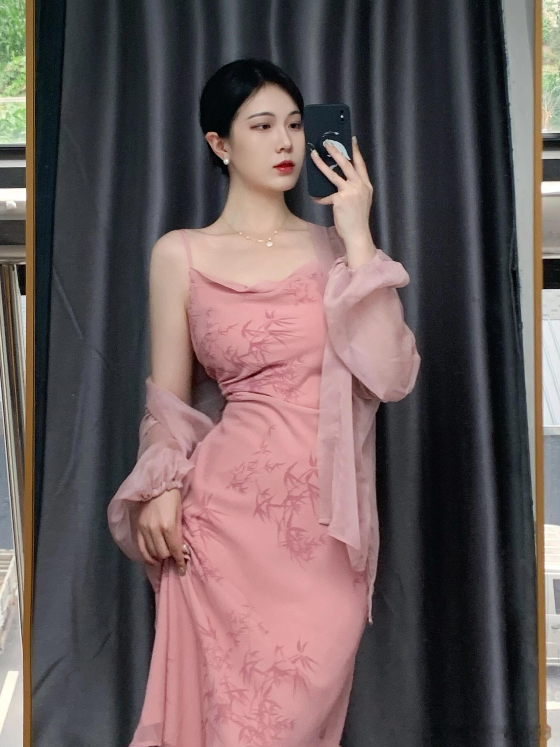 你看那春花秋月何时了#女神# ​​​