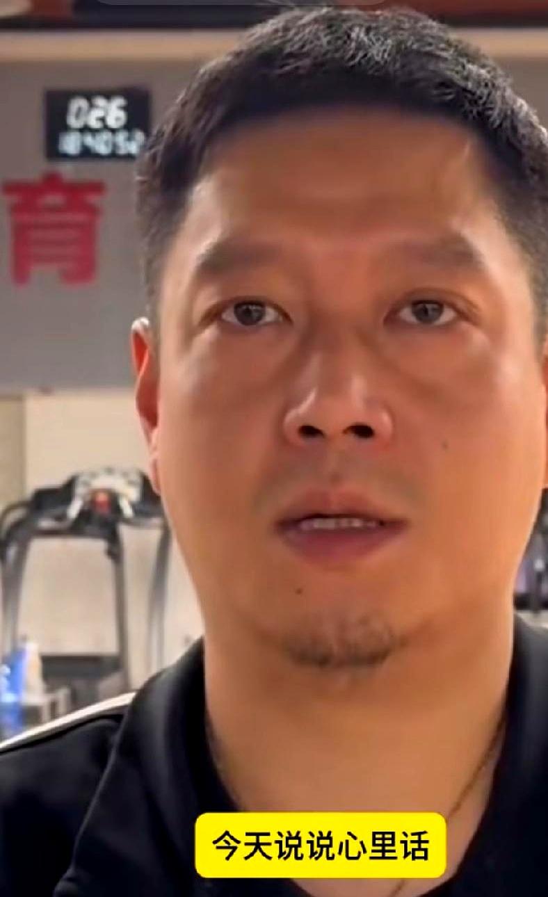 当邱导在场边那句真心话冒出来时，屏幕前的心也跟着落地。
美国大满贯，莎莎混双刚失