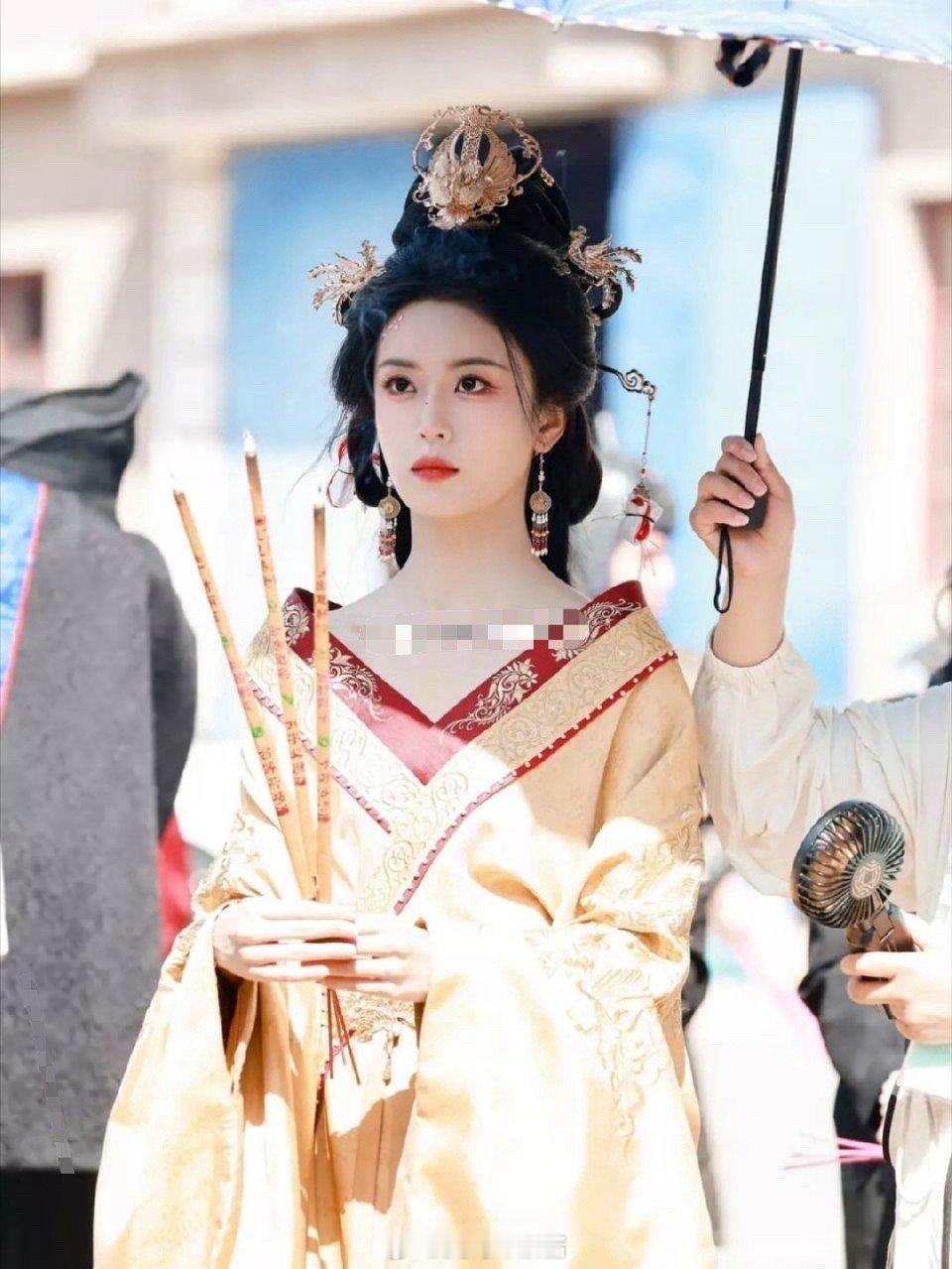 新开机的短剧女主 都可以去拍长剧了 ​ 好像那个她 ​​​