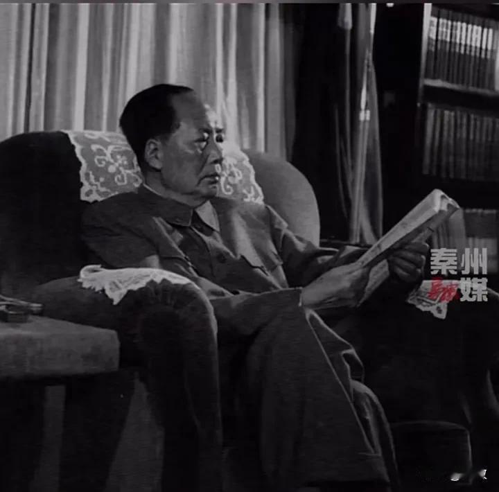 中南海那盏灯彻夜通明。