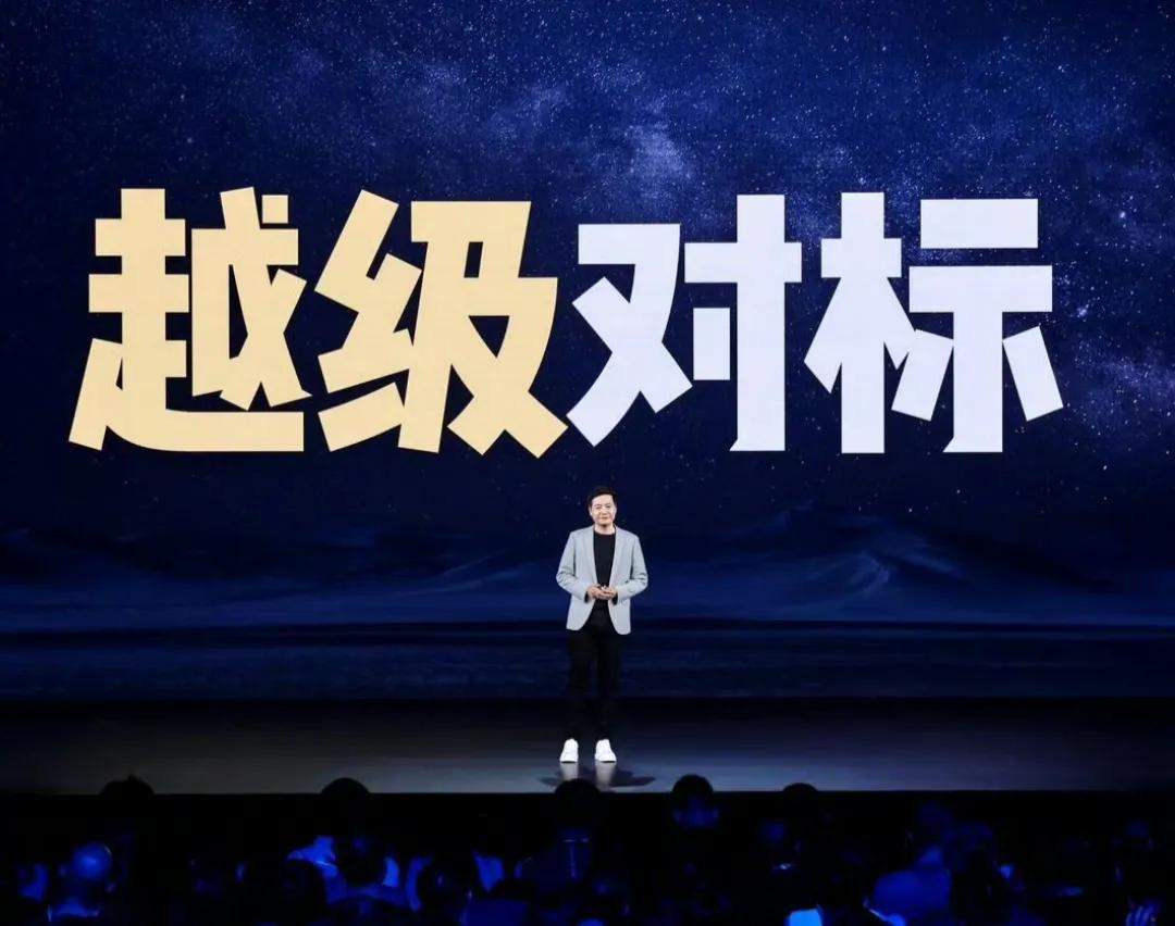 从全面对标到越级对标，雷军越来越大胆，小米14真的比iPhone 15 Pro更