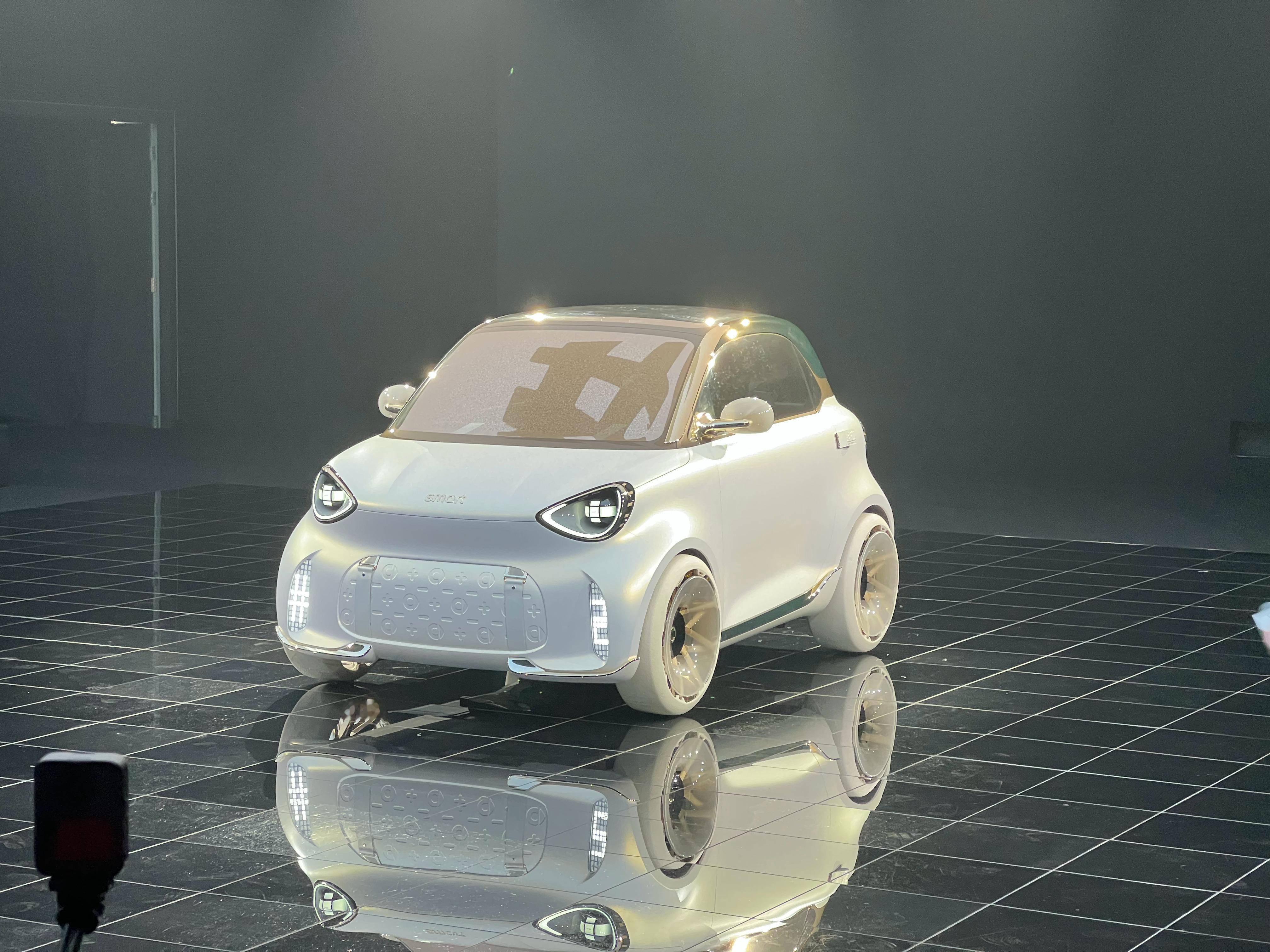 真正的Smart 2来了！转弯直径6.95米！直径！400公里CLTC续航长度2