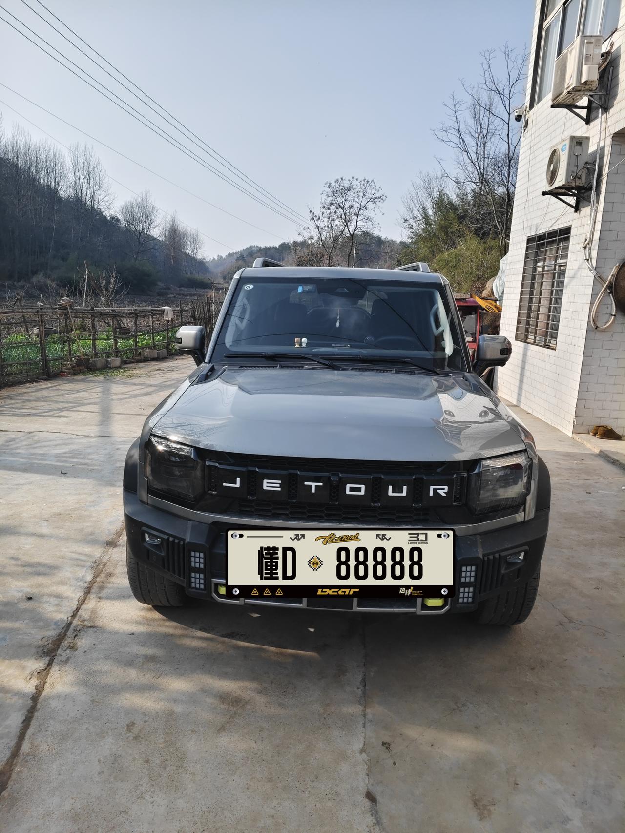 最近不少车友问旅行者CDM的悬架和用料，我开了一段时间，直接说实在话，不吹不黑，