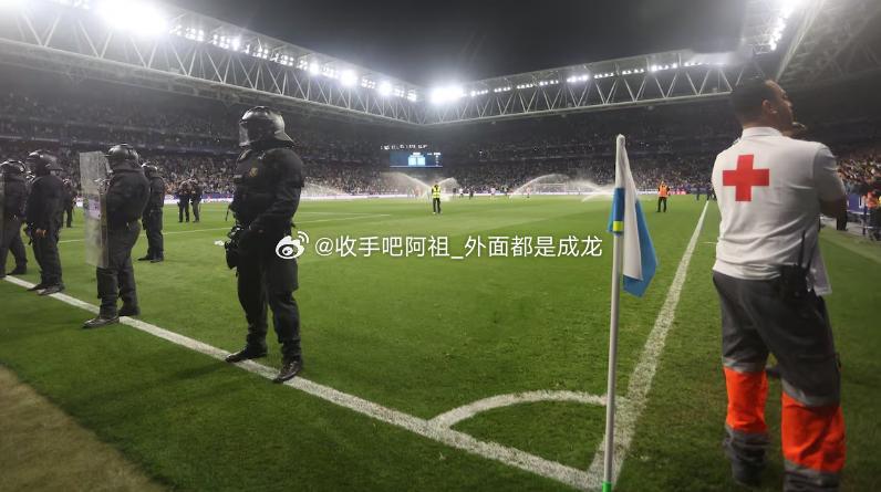 据《阿斯报》报道，为了最大限度降低安保风险，西班牙人俱乐部曾向西甲联盟申请，希望