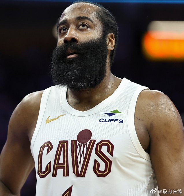 哈登拒绝了下赛季4230万合同的球员选项，将与骑士商谈一份多年的续约合同。nba