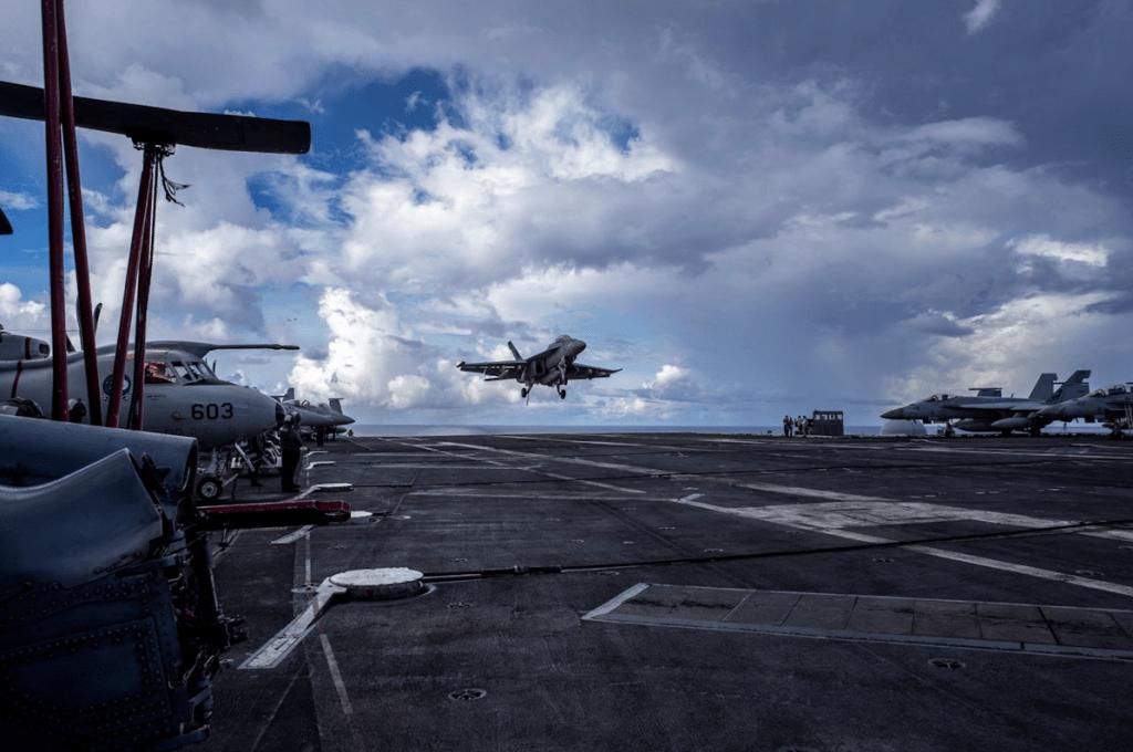 波斯湾霍尔木兹海峡再度紧绷：美伊一天内两次正面对峙交锋，战争一触即发？

2月3