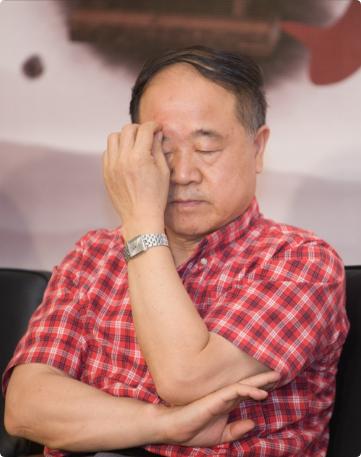 莫言说："所谓夫妻，也不过是半个陌生人，加上半个旧相识。熬到后来，连架都懒得吵，