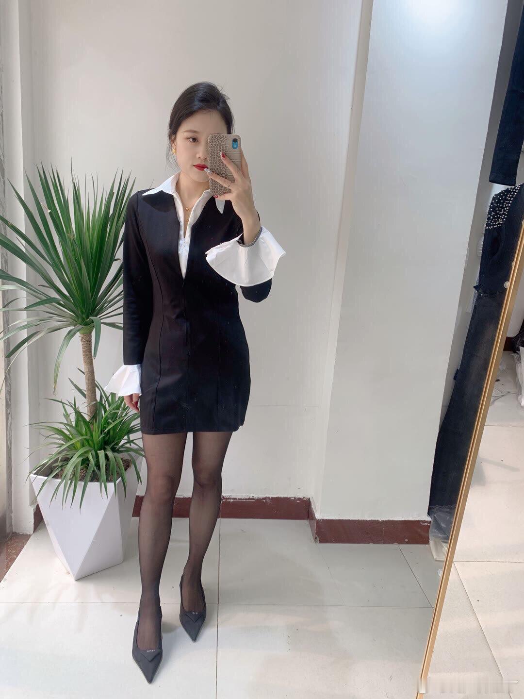 这套西服老板喜欢吗 ​​​