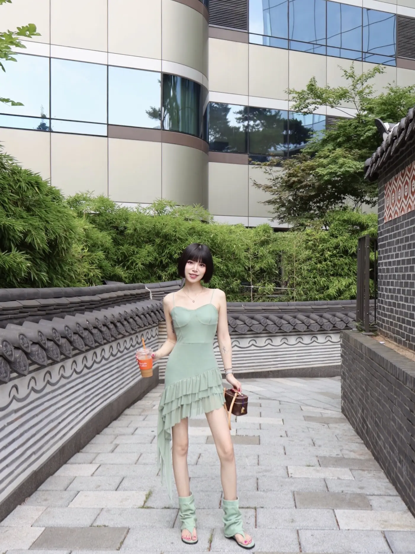 太神奇！首尔的空气会慢慢让人韩女化🍃 首尔的空气真的会让人慢慢韩女化...