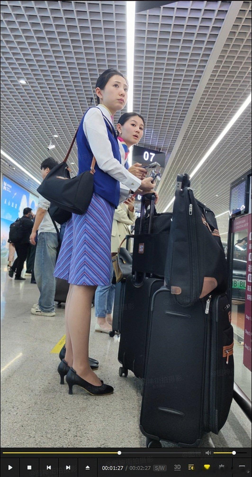 最美空姐哇塞街拍摄影  【编码YS1208sp】【空19】原sp 2′28″已上