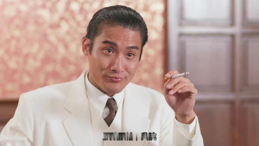 6月9日，68岁梁家辉身穿粉色夹克现身深圳出席活动，儒雅穿搭尽显反差魅力。他状态