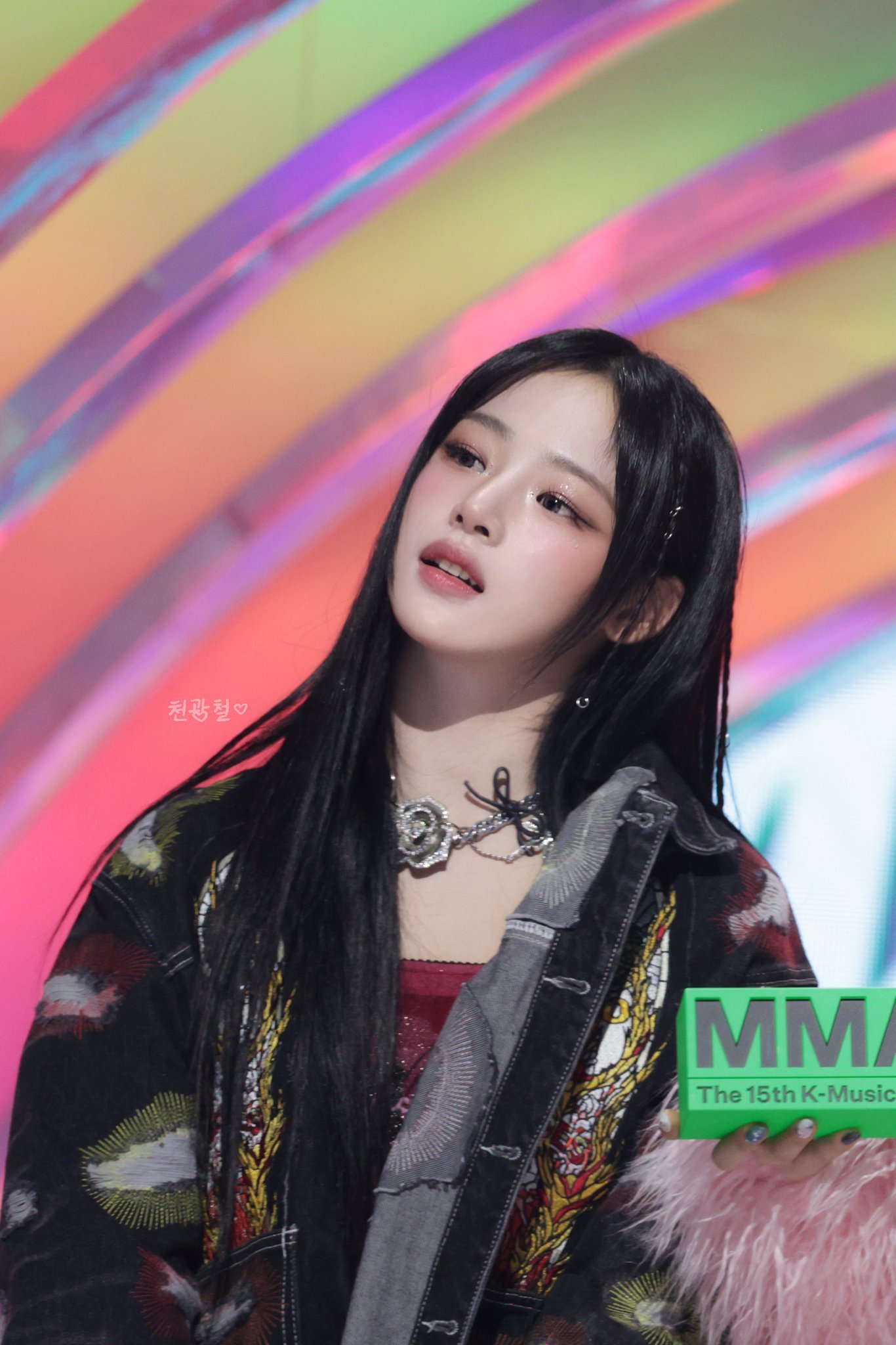 New Jeans Minji愚人节贺图…这个小女孩让人很想念