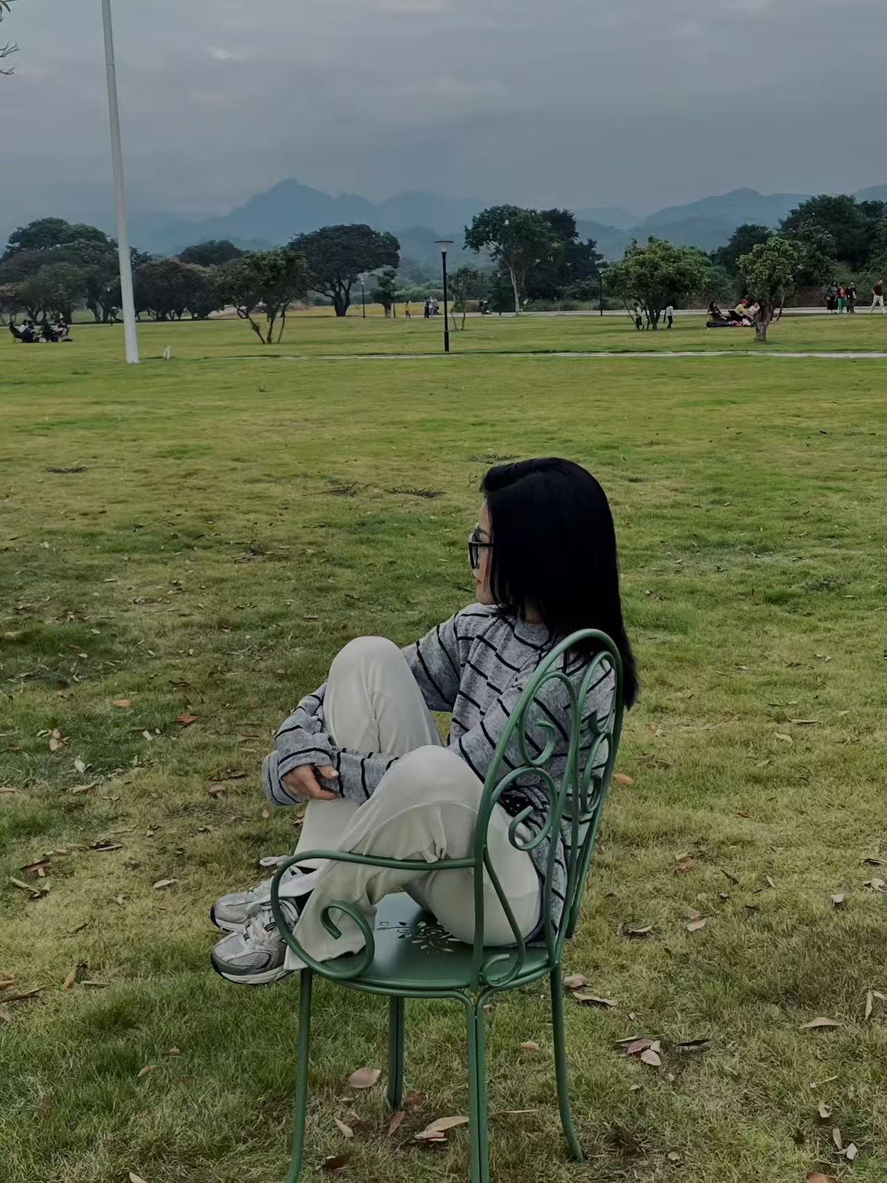 有没有发现一个离谱又真实的现象：现在最省钱（甚至堪比“挣钱”）的方式，竟然是不上