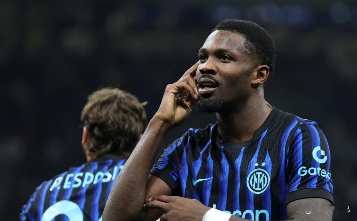 【意甲33轮，国际米兰主场3-0完胜卡利亚里，继续向冠军迈进】面对传统上自己喜欢