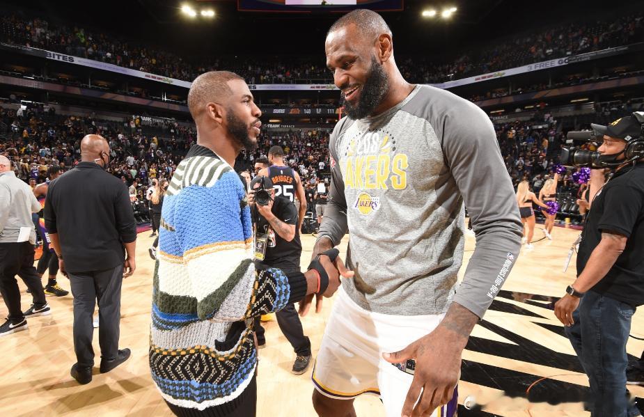 詹姆斯自媒体Witness King James晒出了詹姆斯生涯常规赛+季后赛总