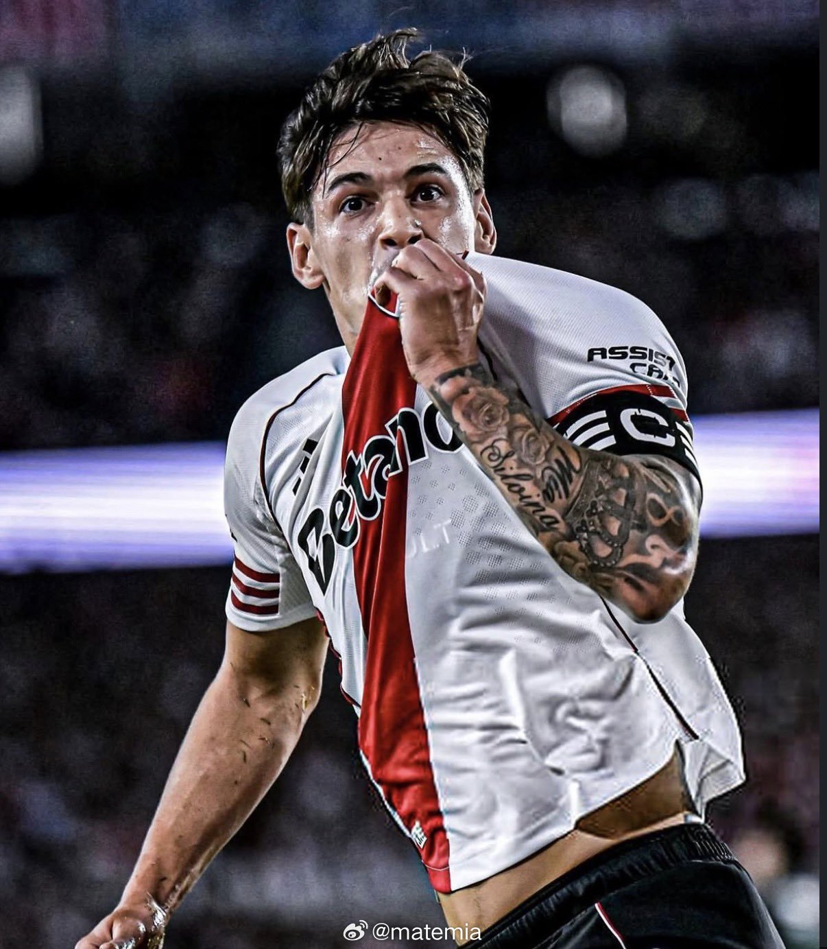 🚨🇦🇷 马丁内斯·夸尔塔入选世界杯的概率提升🔝 夸尔塔的排名上升，塞内西