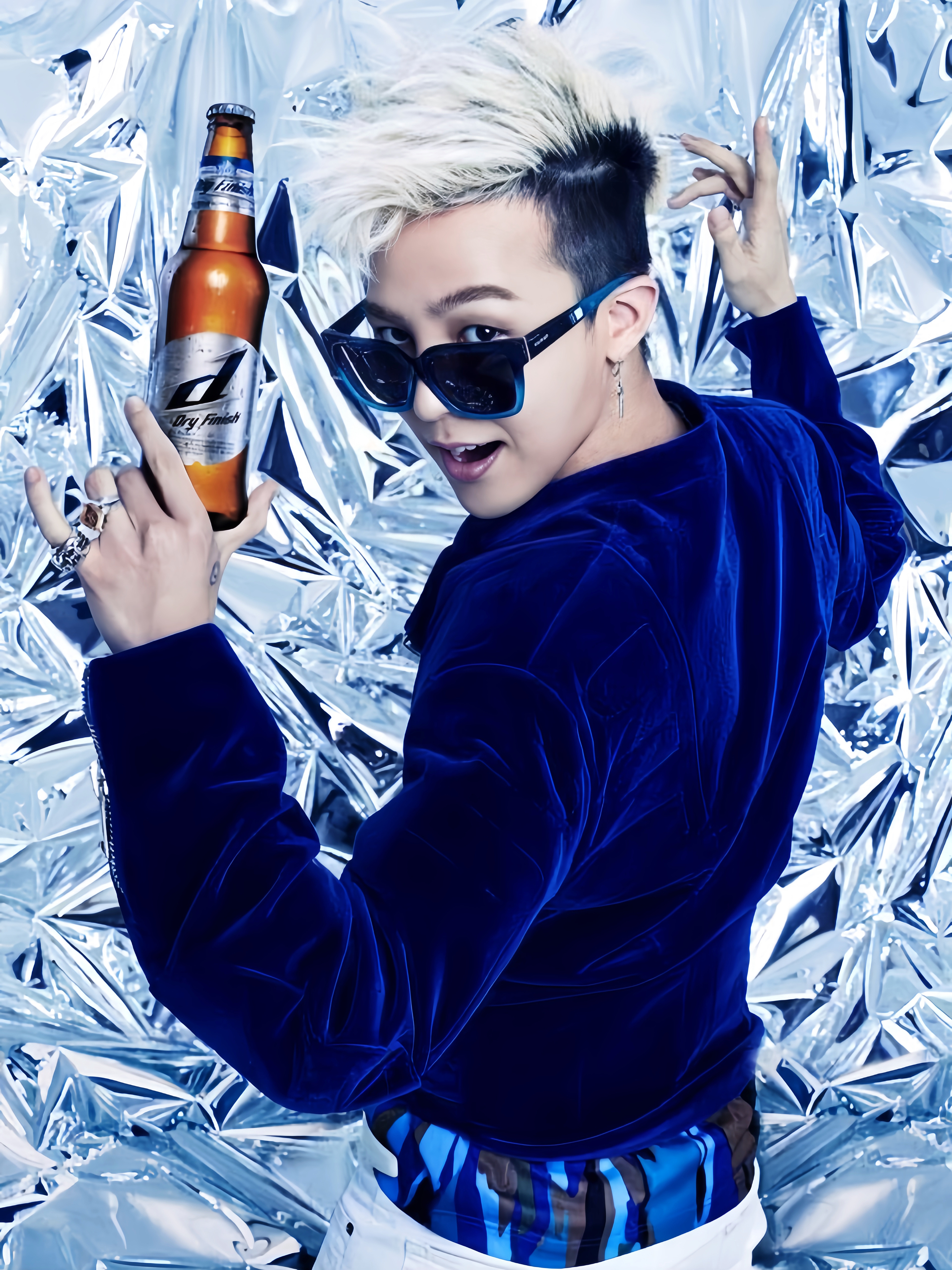 令人感受到夏天冰凉口感的模范表现力展示GDRAGON x HITE JINRO权