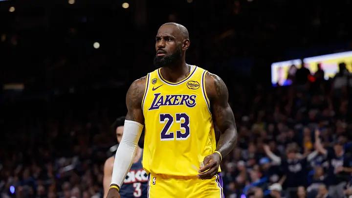 🇺🇸美媒 NBACENTRAL：“迈阿密热火队有意同时引进克莱-汤普森和勒布