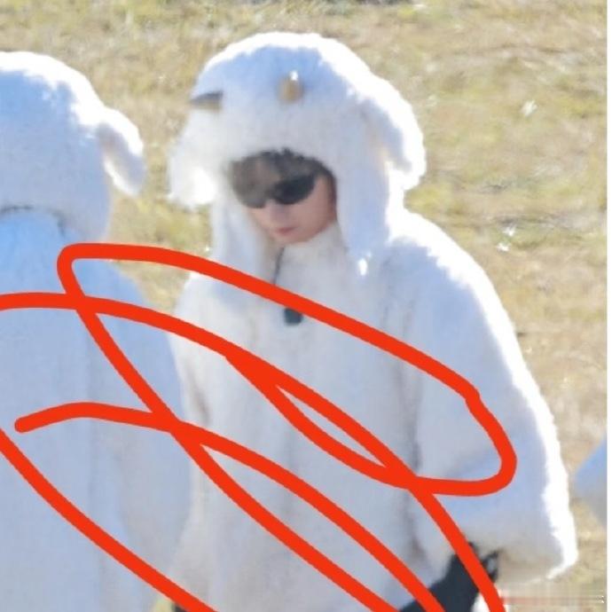 刘耀文披着羊皮的狼崽刘耀文小羊 刘耀文小羊，刘耀文披着羊皮的狼崽，谁懂这个耀文的