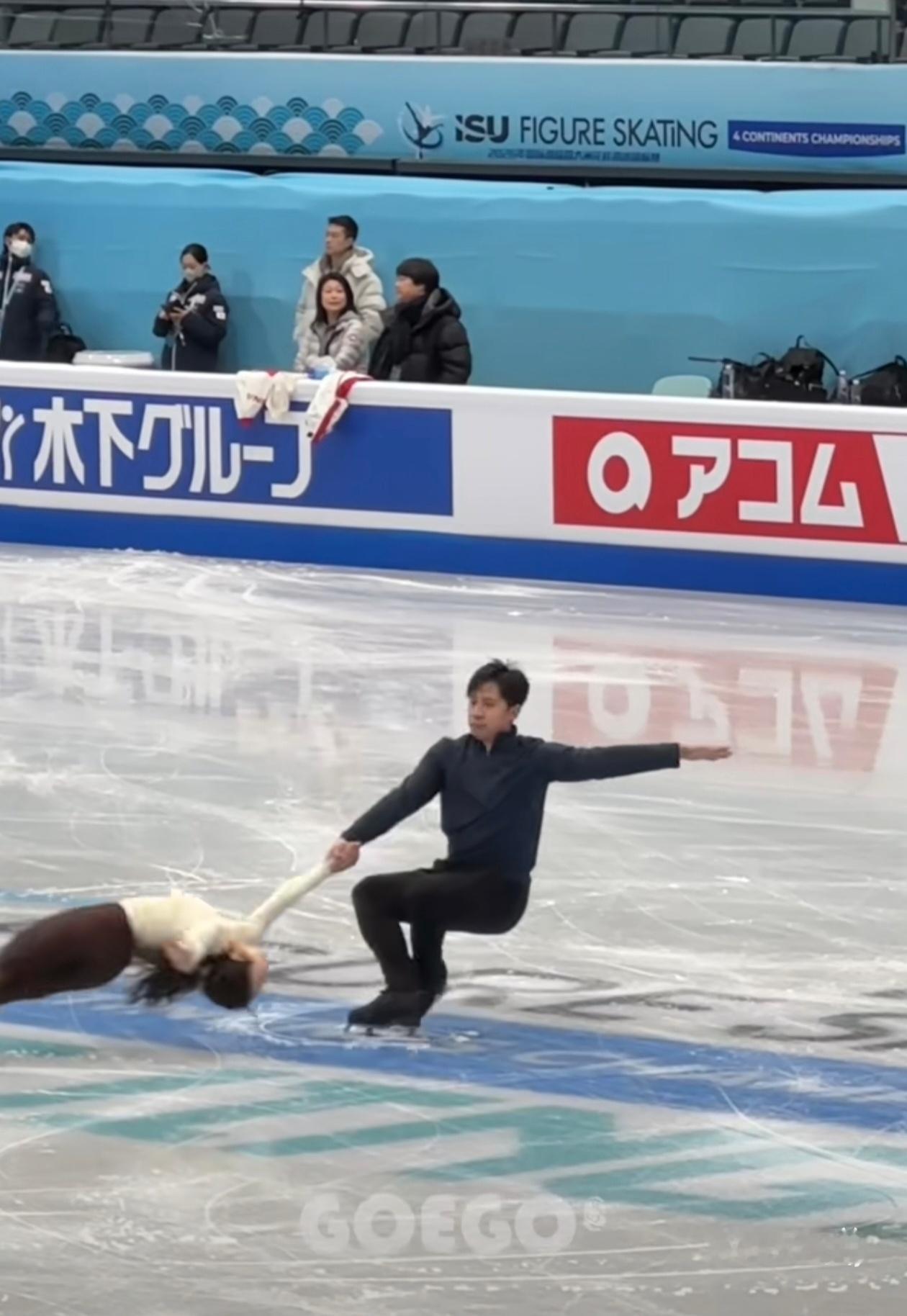 老汉感觉瘦了一圈，看不见肚子了，做螺旋线蹲姿更标准了。（我们螺旋线定级如果出问题