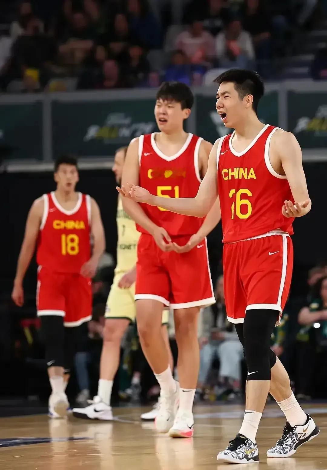 差距太明显了[捂脸]中国男篮62-93黄蜂，这场球赛看后，让我产生三大感概

1