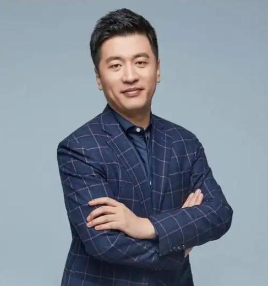 张雪峰被骂得最狠的那次，是因为他说了句又冷又真的大实话：“公安局的孩子在读警校，